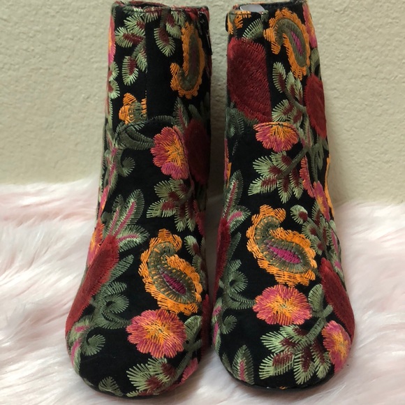 Mia Shoes - NWT Mia Floral embroidered boot black various size